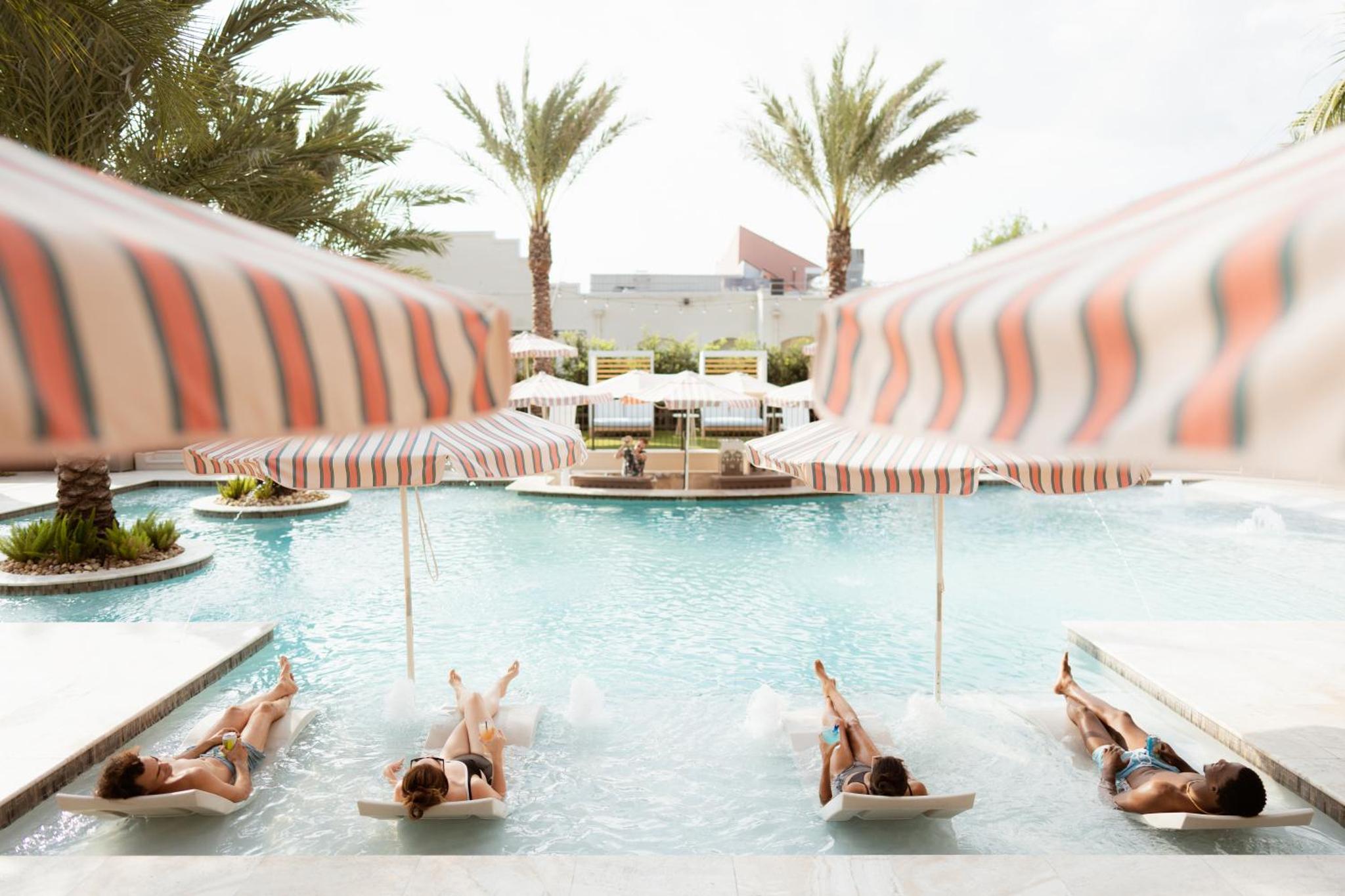 Garden District Hotel